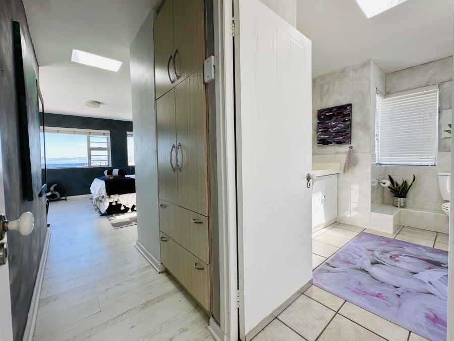 4 Bedroom Property for Sale in Vermont Western Cape